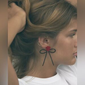 ZARA BEADED FLOWER EARRINGS